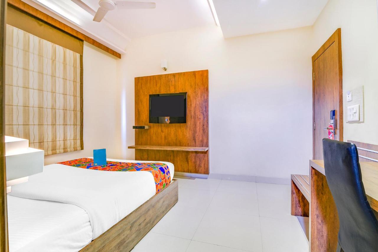 Fabhotel Arastu Nampally Hyderabad Eksteriør bilde